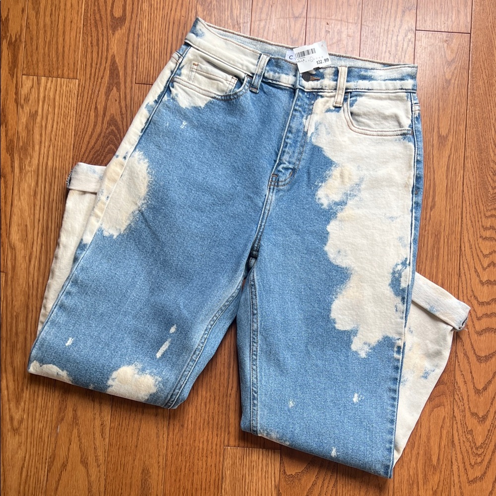 Distressed jeans - Picture 4 of 8